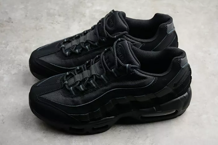 Nike mens AIR MAX 95 - 609048-092