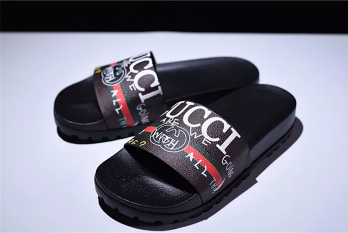 GUCCI Leather SLIDE SANDAL with gg logo mens