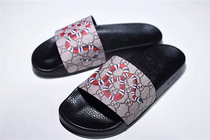 GUCCI Leather SLIDE SANDAL with SNAKE