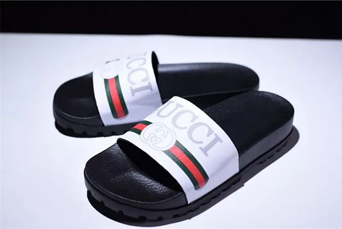 GUCCI Leather SLIDE SANDAL black WITH GG LOGO mens