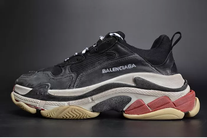 BALENCIAGA 17FW TRIPLE S TRAINER  BLACK/ RED MENS W05M23972