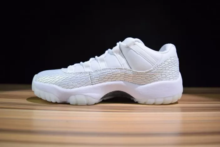 Air Jordan 11 Low Heiress Frost White 897331-100