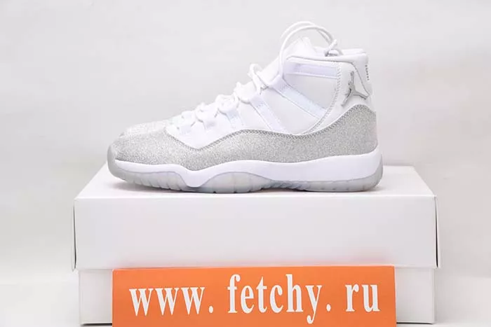 Air Jordan 11 WMNS “Metallic Silver AR0715-100