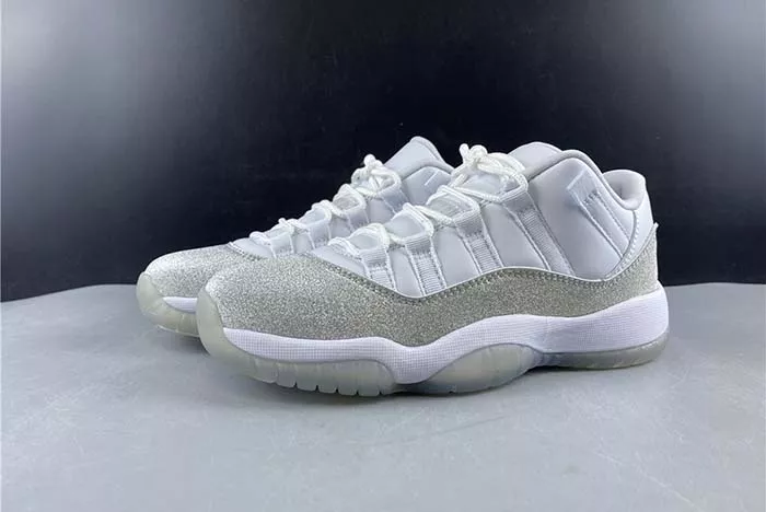 Air Jordan 11 WMNS Metallic Silver AH0715-100