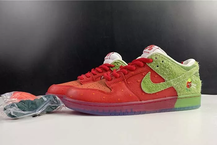 Dunk SB Nike SB Dunk High Strawberry Cough CW7093-601