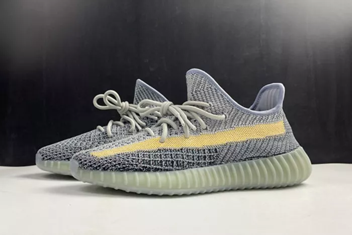 YEEZY BOOST 350 V2 GY7657