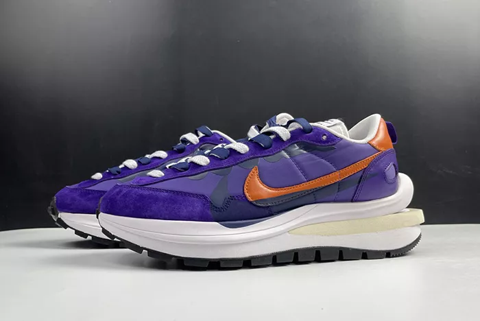 sacai x Nike VaporWaffle 3.0 DD1875-500