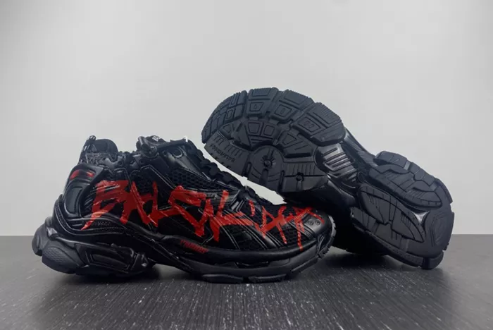 BALENCIAGA -Runner balck and red