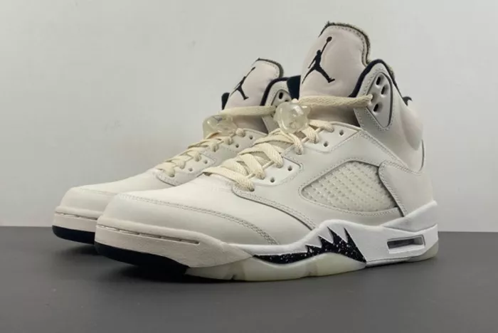 Air Jordan AIR JORDAN 5 RETRO WHITE BLACK DD0587-110