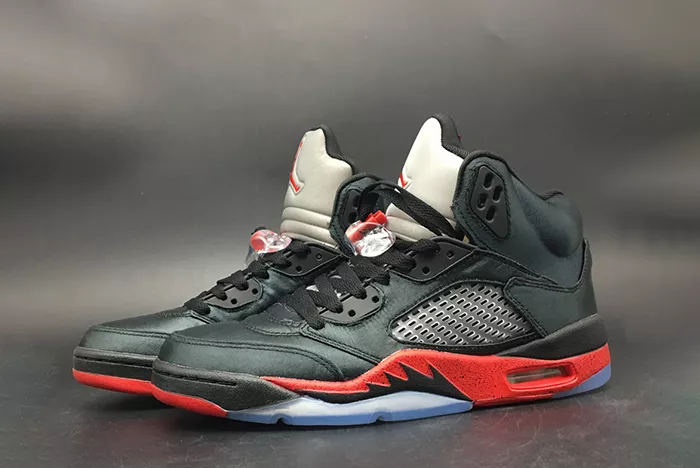 AIR JORDAN 5 RETRO